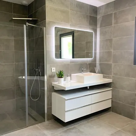 Villa Luxurious Architect-designed With Pool *