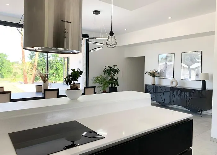 Villa Luxurious Architect-designed With Pool Belin-Beliet