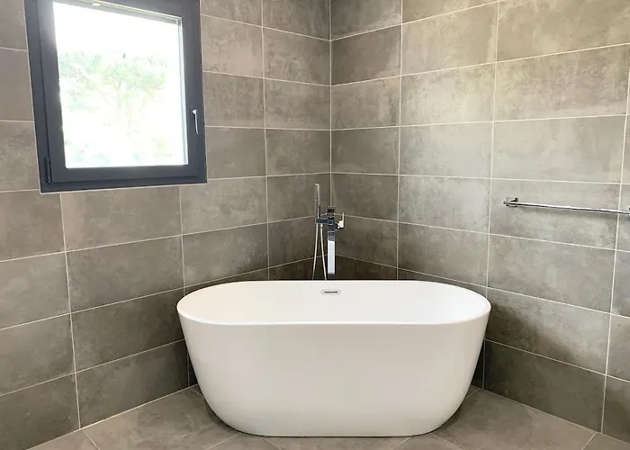 Villa Luxurious Architect-designed With Pool