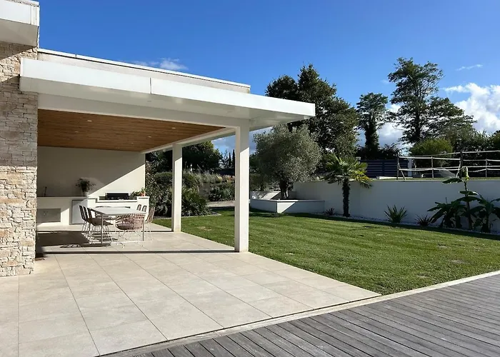 Luxurious Architect-designed With Pool Villa