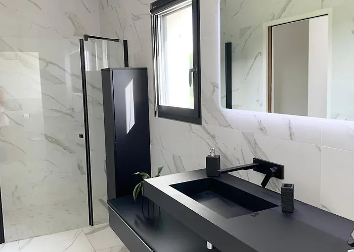 Luxurious Architect-designed With Pool Belin-Beliet