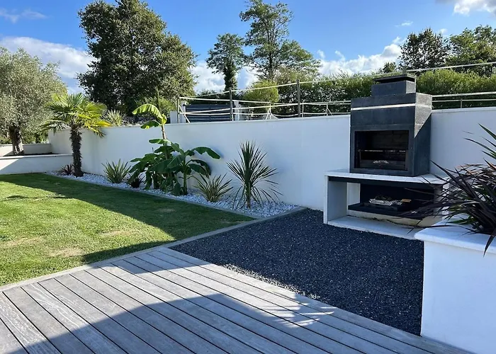 Luxurious Architect-designed With Pool Belin-Beliet