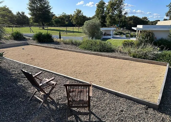 Luxurious Architect-designed With Pool